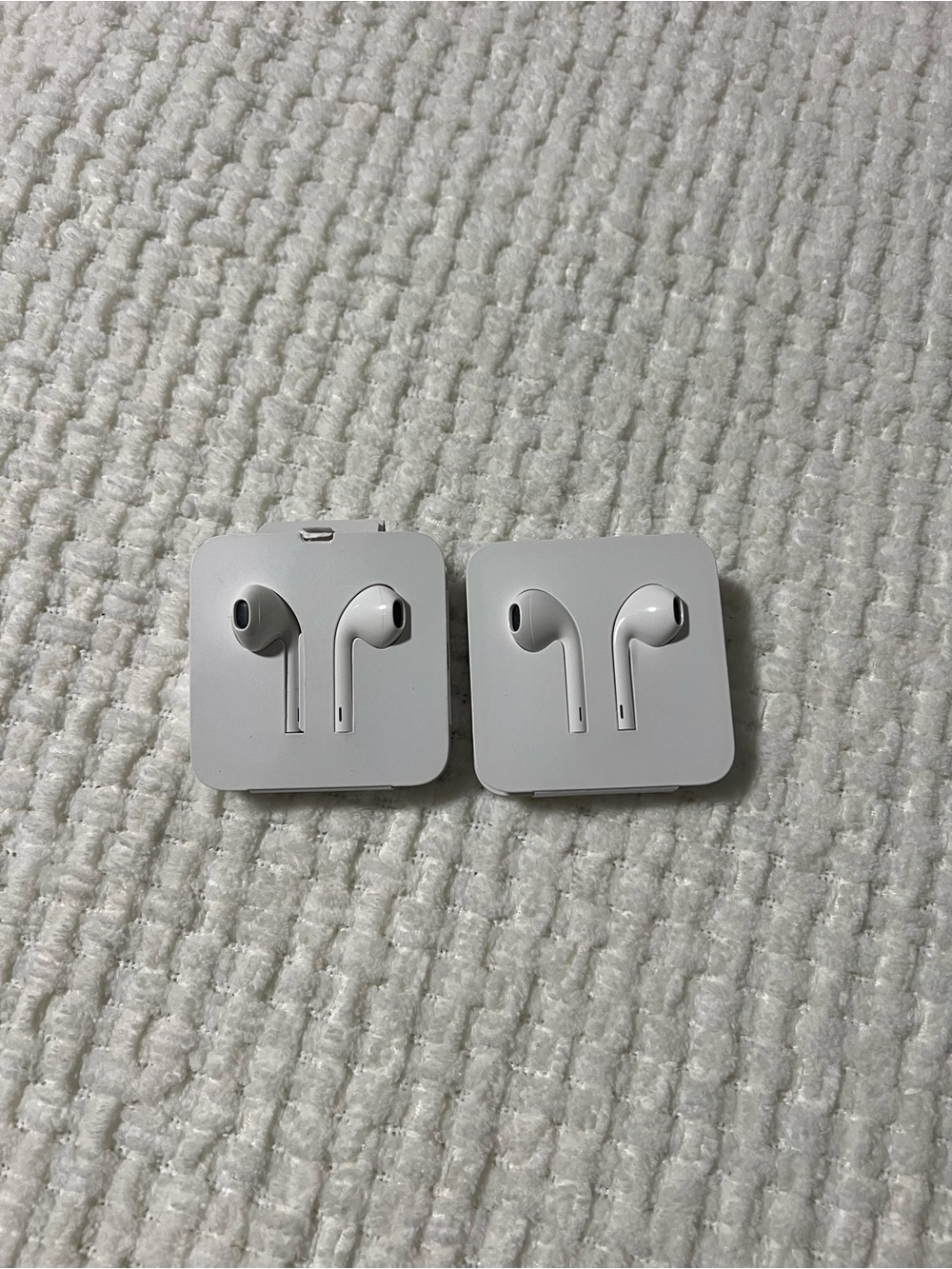 Apple White Wired Earbuds 2 sets